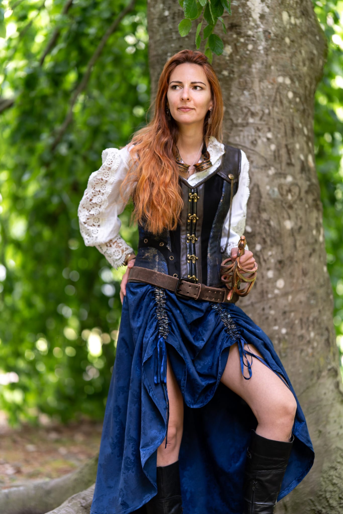 Autodidacte passionnée, j'ai choisi de donner vie à mon imaginaire en devenant couturière à Strasbourg.